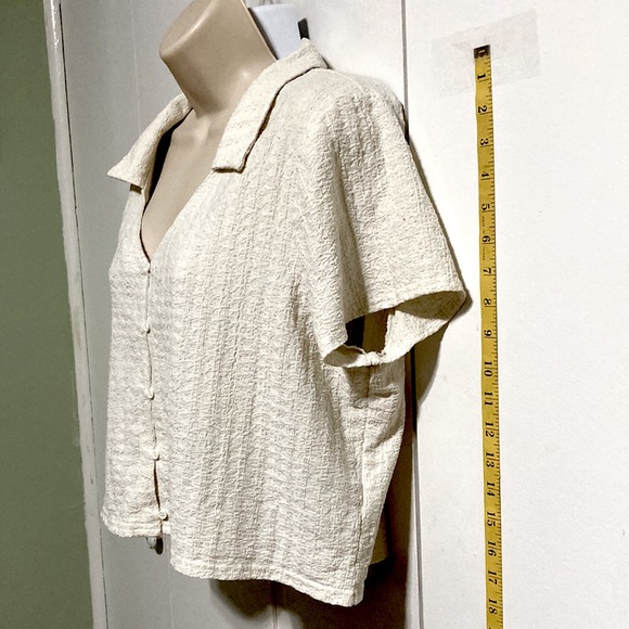 B.P Cropped Ivory V Neck Button with Loop Closure Short Sleeve Top Womens 3X - Picture 4 of 12